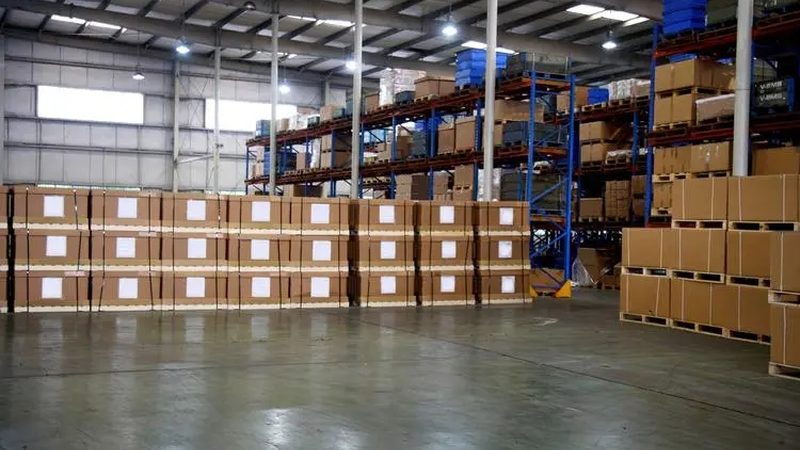 钢托盘与塑料托盘：批发价格背后的考量因素